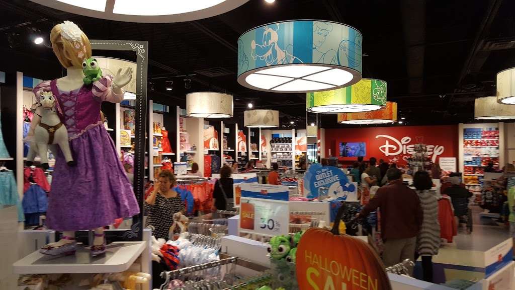 Disney Store | 1 Premium, Outlet Blvd, Wrentham, MA 02093, USA | Phone: (508) 384-2858