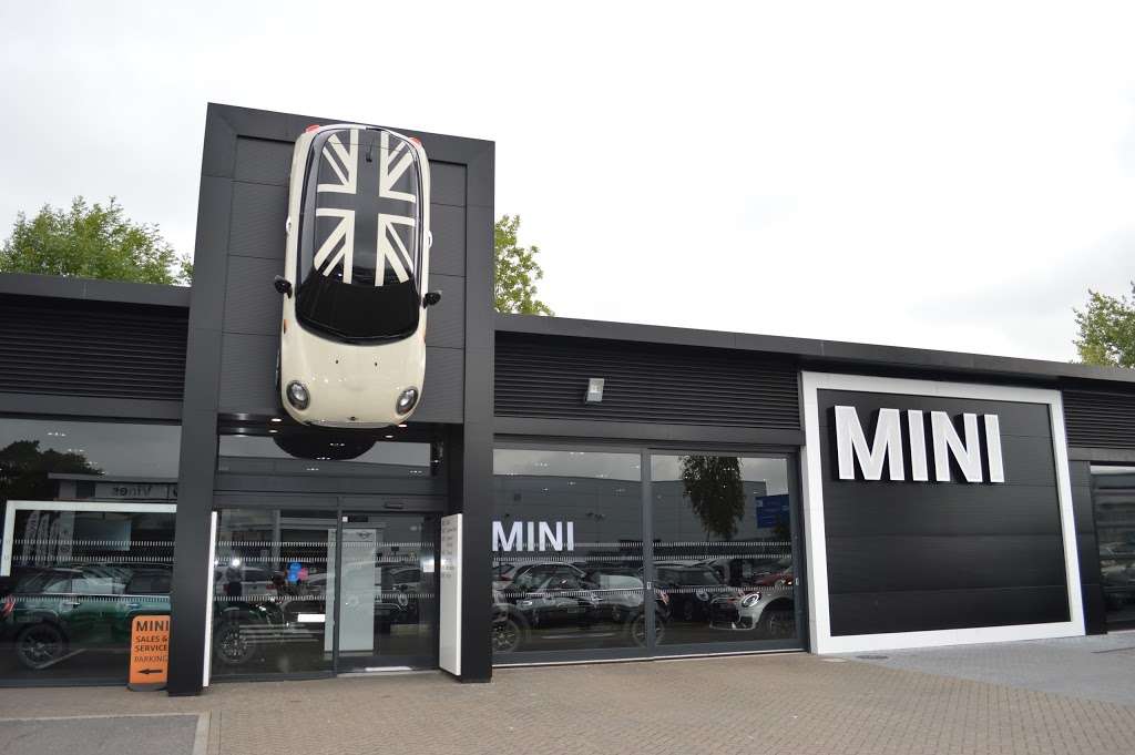 Vines of Redhill MINI | 10 Bonehurst Rd, Salfords, Redhill RH1 5EP, UK | Phone: 01293 787380