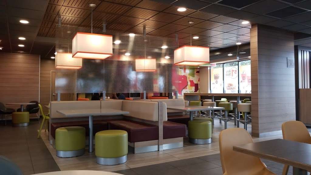 McDonalds | 8333 S Lancaster Rd, Dallas, TX 75241, USA | Phone: (972) 224-4021