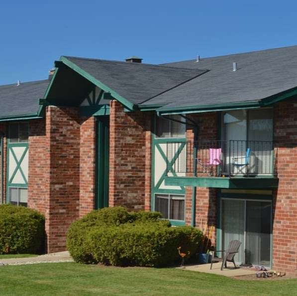 Piccadilly Apartments | 10137 W Cold Spring Rd, Greenfield, WI 53228, USA | Phone: (414) 939-0432