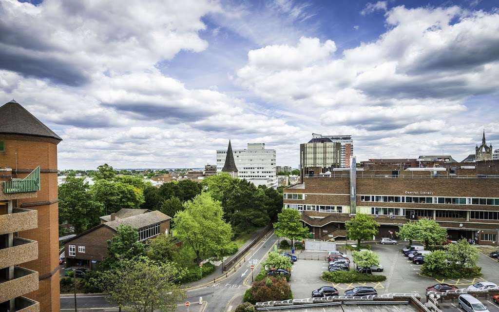 Holiday Inn London Sutton | Gibson Rd, Sutton SM1 2RF, UK | Phone: 0871 942 9113