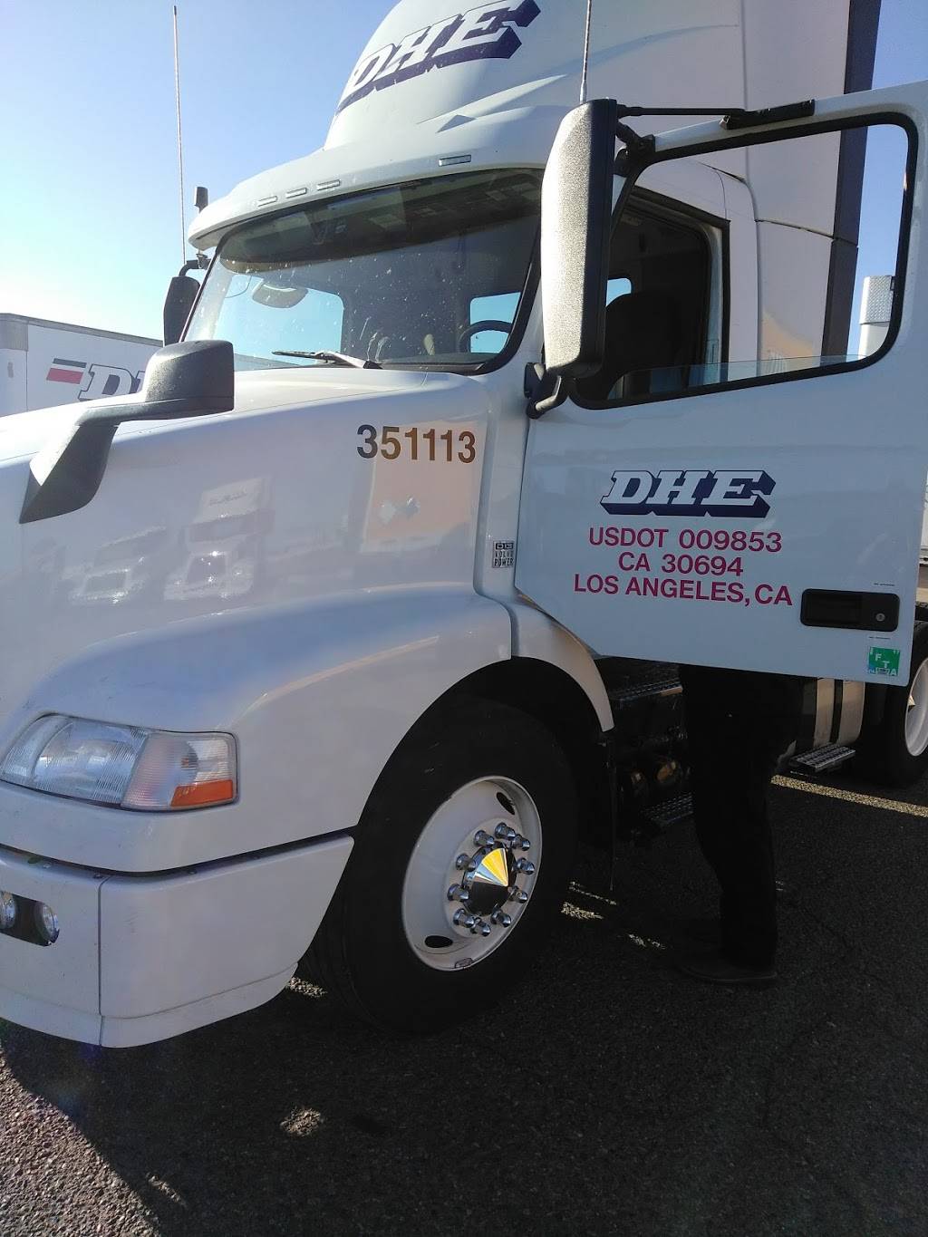 DHE - Dependable Highway Express | 2440 S 48th Ave, Phoenix, AZ 85043, USA | Phone: (602) 278-4401