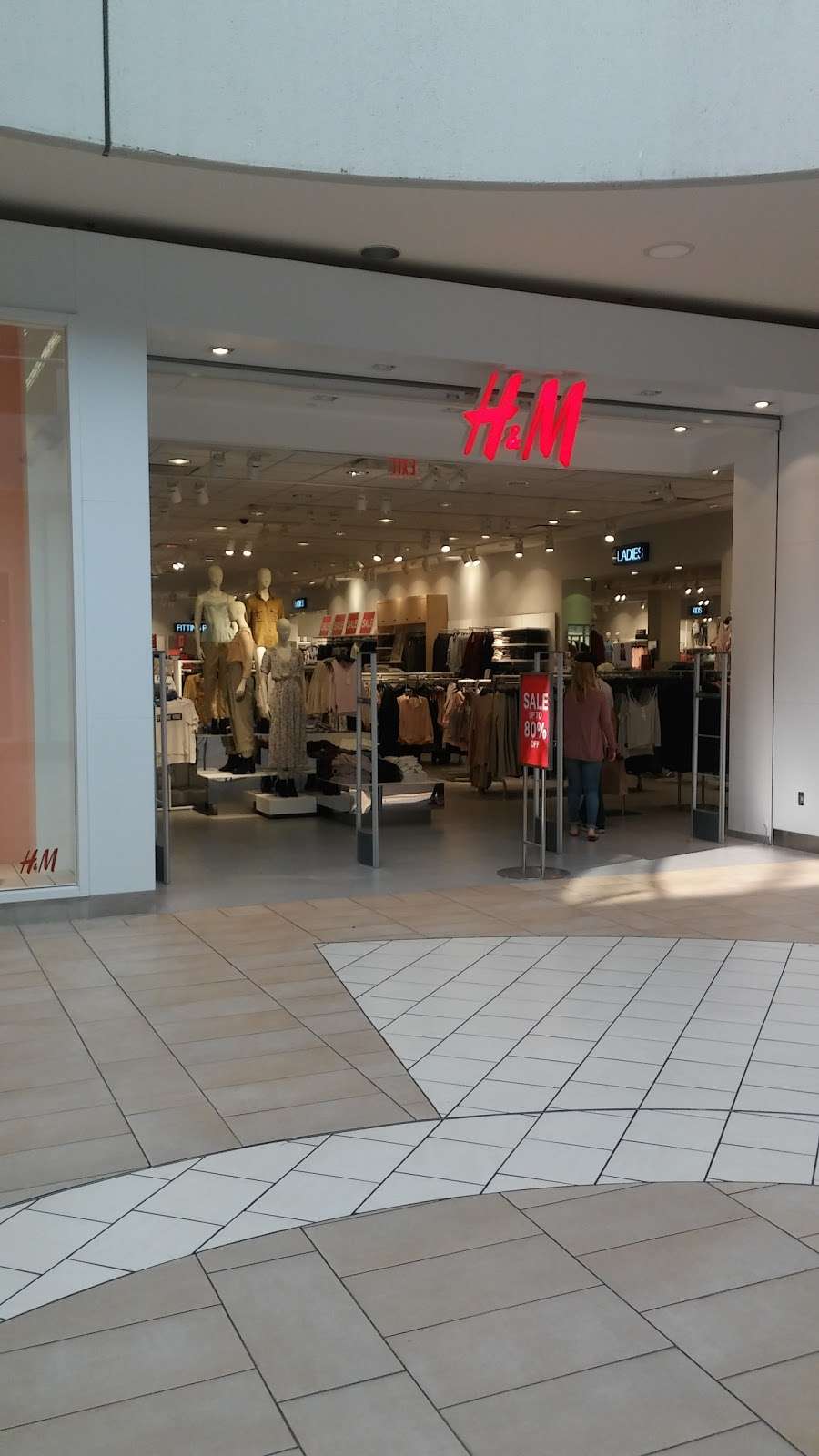 H&M | 2134 Montebello Town Centre Drive Room B12A, Montebello, CA 90640, USA | Phone: (855) 466-7467