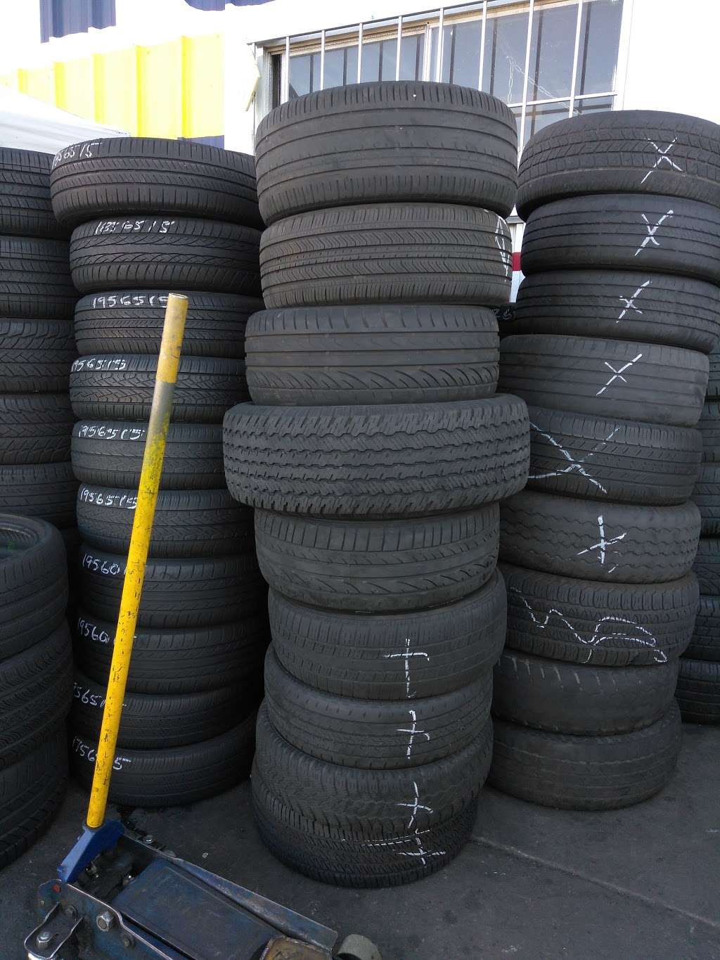 Ten Minute Tire Service | 5150 Pico Blvd, Los Angeles, CA 90019, USA | Phone: (323) 936-9420