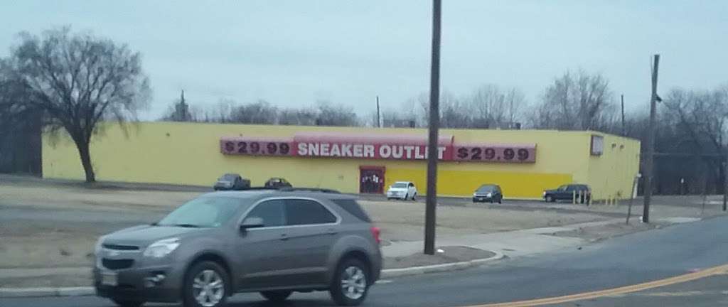 Sneaker Outlet | 7601 Kaighn Ave, Merchantville, NJ 08109, USA | Phone: (856) 661-0060