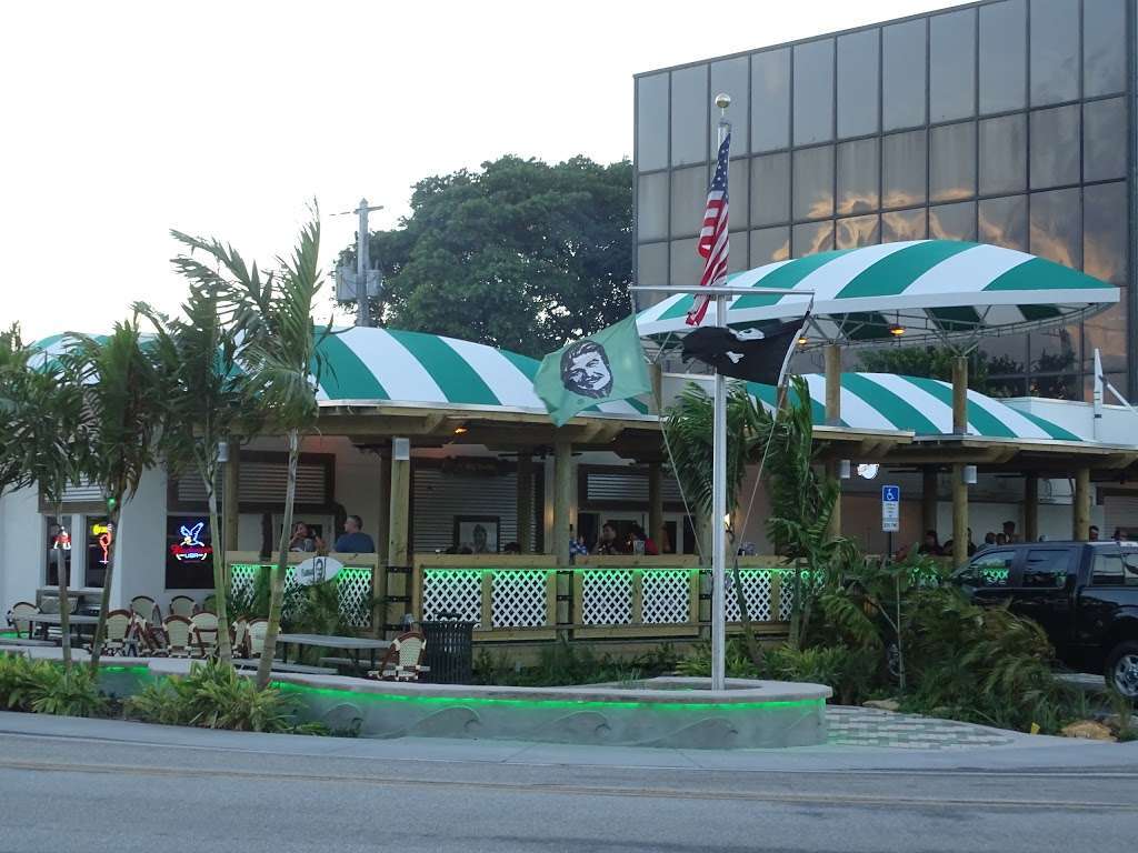 Flanigans Seafood Bar and Grill | 2041 NE 2nd St, Deerfield Beach, FL 33441, USA | Phone: (954) 427-9304