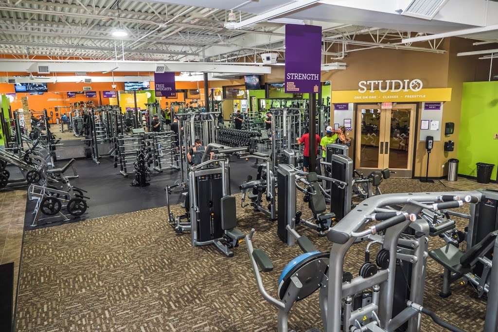 Anytime Fitness | 9521 Ackman Rd, Lake in the Hills, IL 60156, USA | Phone: (224) 900-0569