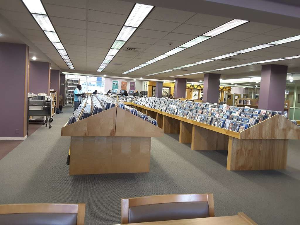 Westbury Memorial Public Library | 445 Jefferson St, Westbury, NY 11590, USA | Phone: (516) 333-0176