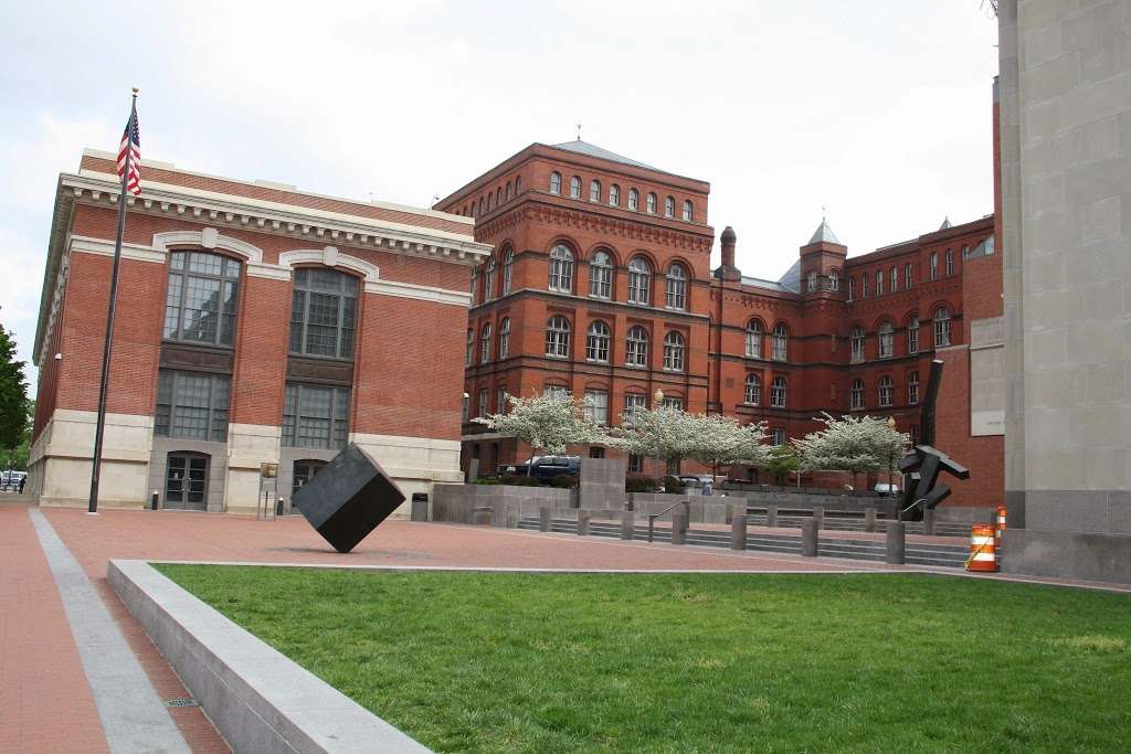 United States Holocaust Memorial Museum | 100 Raoul Wallenberg Pl SW, Washington, DC 20024, USA | Phone: (202) 488-0400