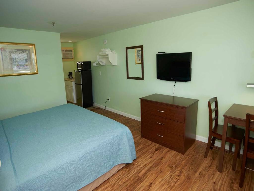 Marguerite Motel | 112 Ashworth Ave, Hampton, NH 03842, USA | Phone: (603) 926-2079