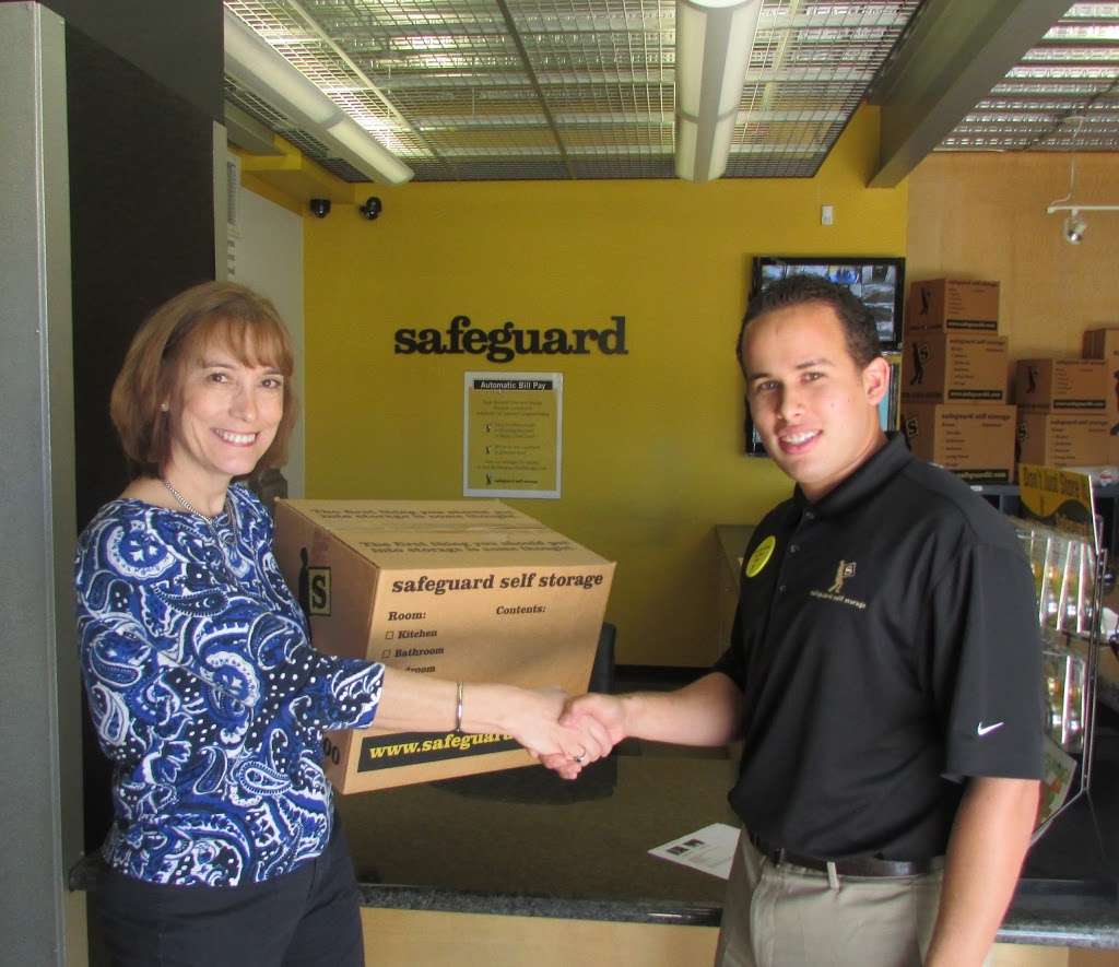 Safeguard Self Storage | 1909 W 95th St, Chicago, IL 60643, USA | Phone: (773) 977-7188