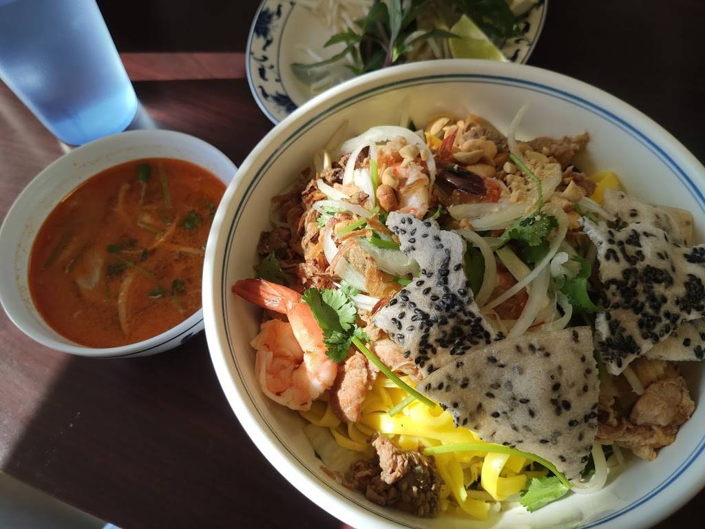 Mamas Phở & Sandwiches | 8014 N Lower Sacramento Rd # E, Stockton, CA 95210, USA | Phone: (209) 473-7154