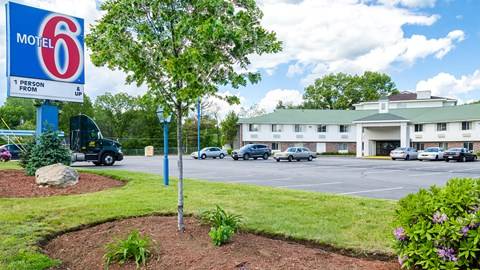 Motel 6 Westborough, MA | 27 Belmont St, Northborough, MA 01581, USA | Phone: (508) 366-0202