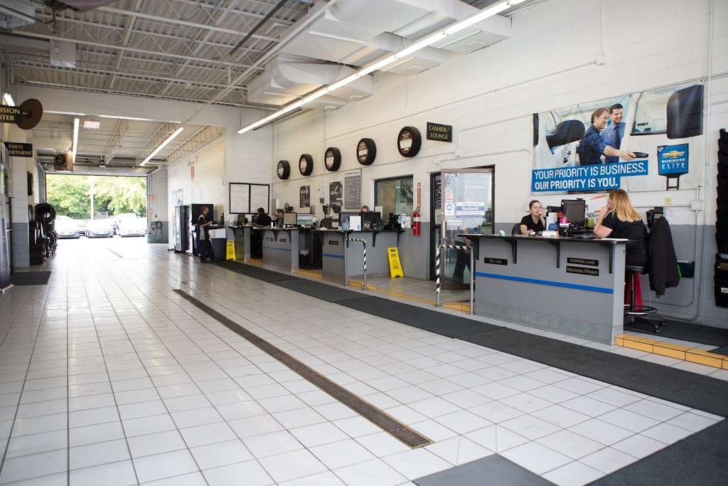 Boucher Auto Body Repair & Paint Center- Waukesha | 1421 E Moreland Blvd #100, Waukesha, WI 53186, USA | Phone: (262) 549-1000