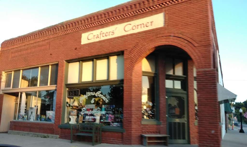 Crafters Corner & Emporium | 101 E Main St, Smithville, MO 64089, USA | Phone: (816) 873-0058