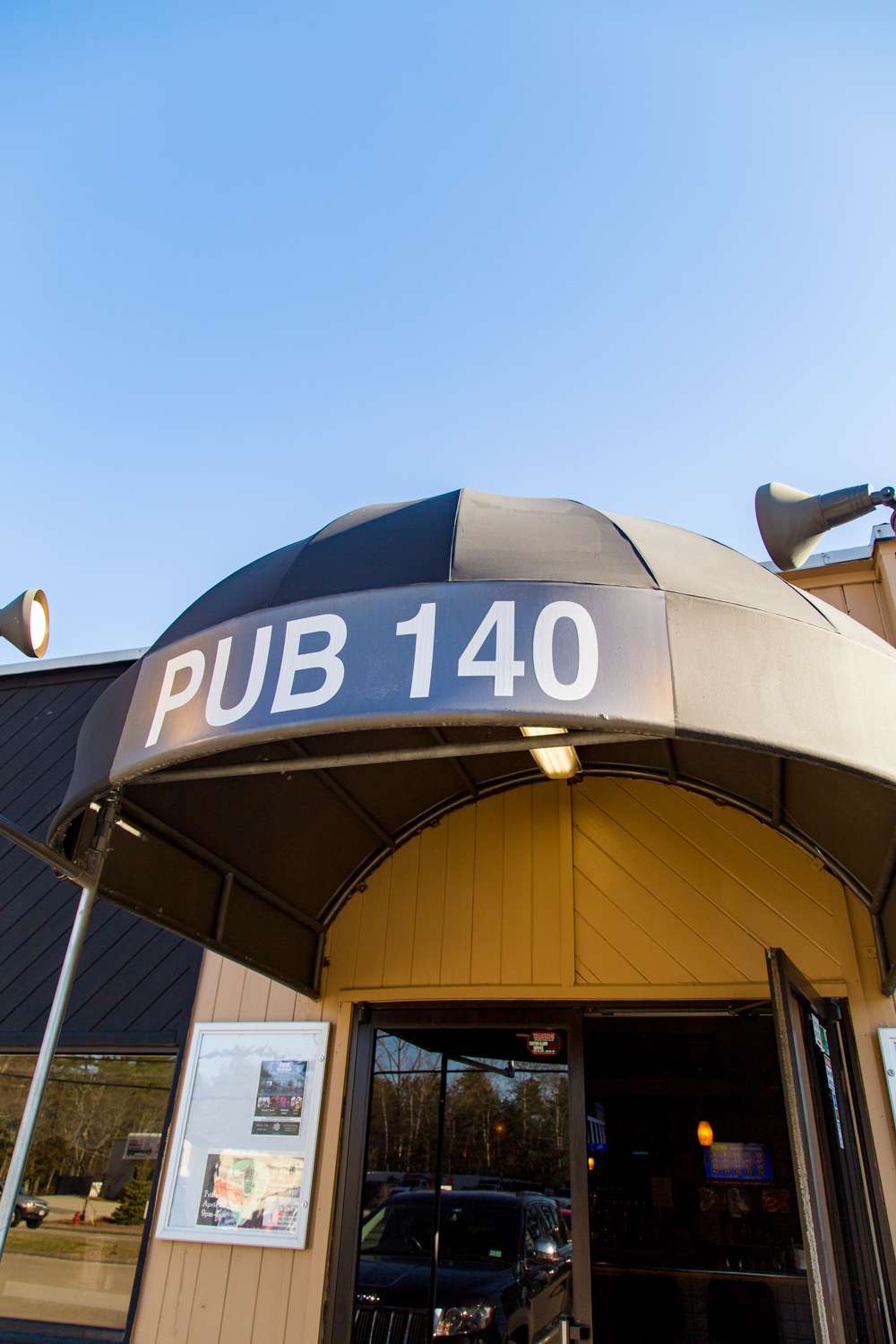 140 Pub N Club | 168 Mendon St, Bellingham, MA 02019, USA | Phone: (508) 966-4411