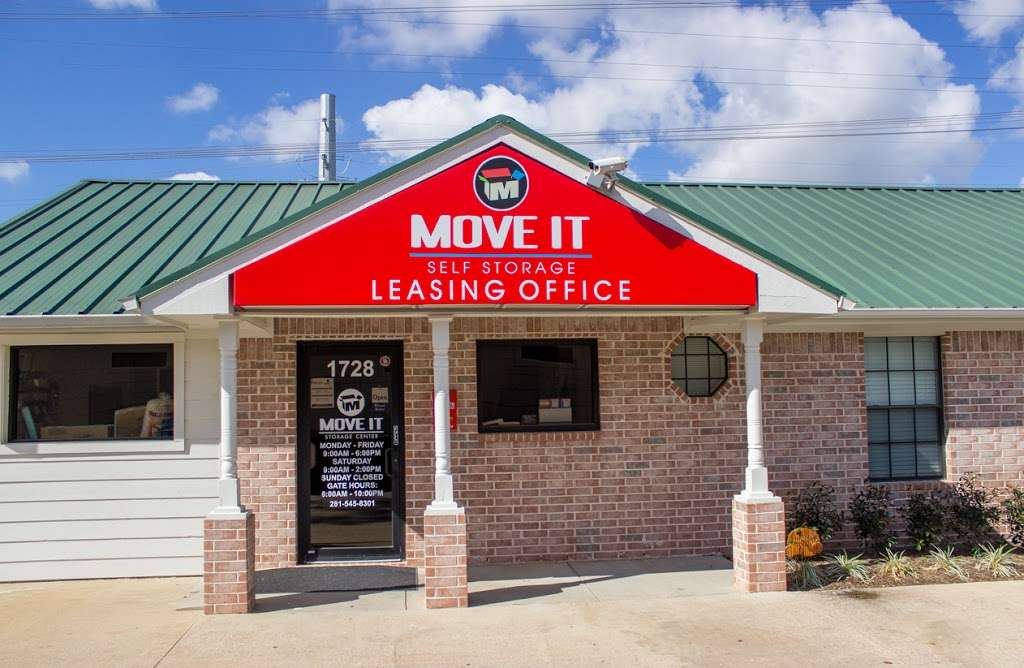 Move It Self Storage - Sugar Land / Greatwood | 1728 Crabb River Rd, Richmond, TX 77469, USA | Phone: (281) 545-8301