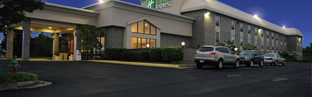 Holiday Inn Express Winchester South Stephens City | 165 Town Run Ln, Stephens City, VA 22655, USA | Phone: (540) 869-0909