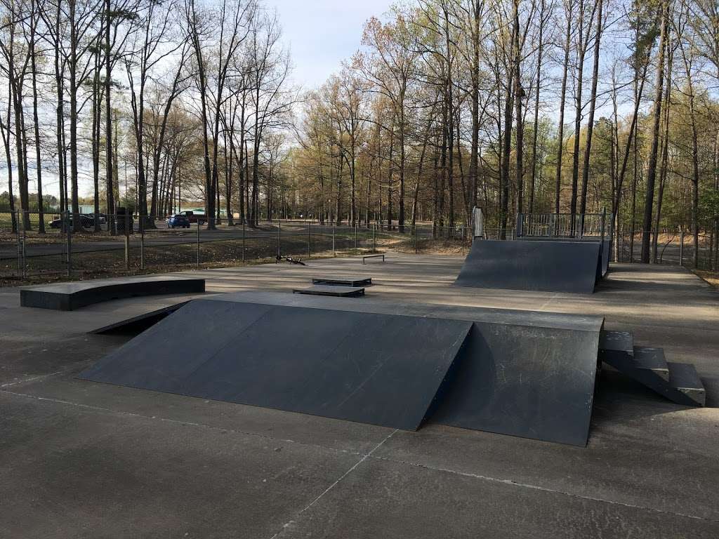 Caroline County Skate Park | County Park Drive, Ruther Glen, VA 22546, USA