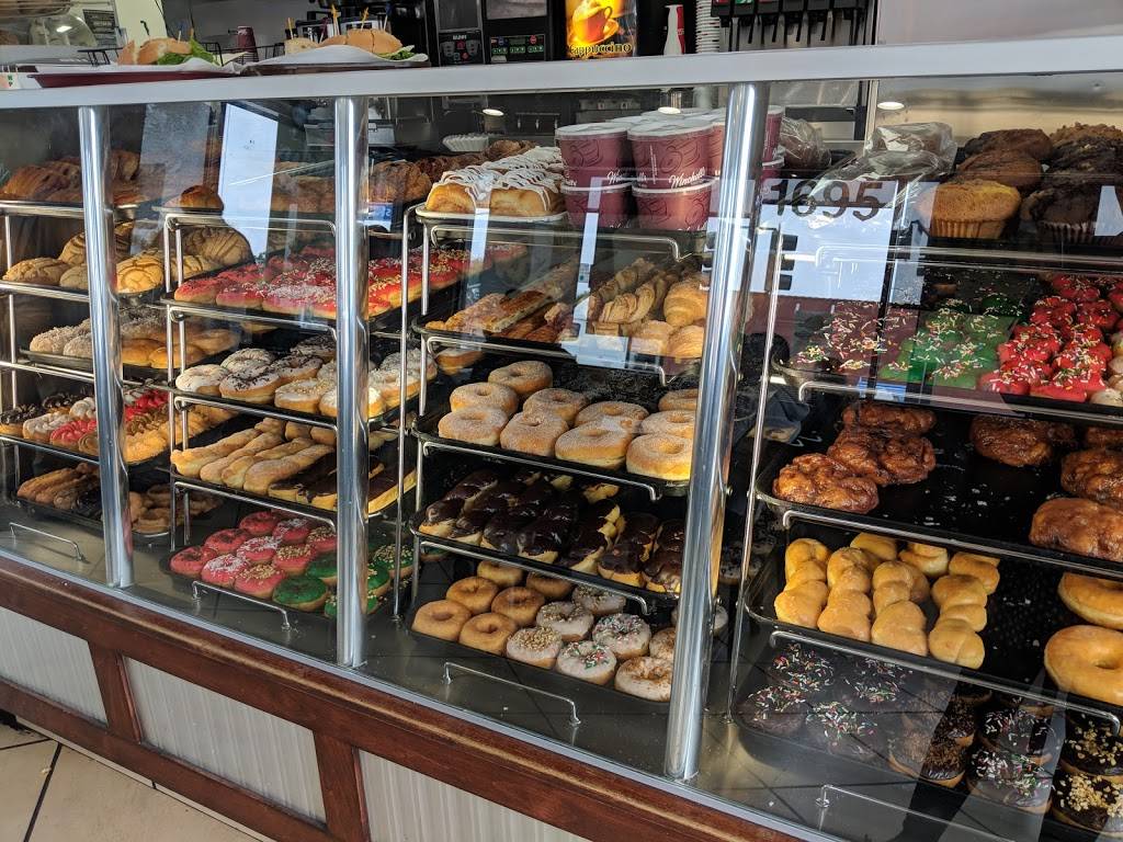 Winchells Donut House | 1695 W Pacific Coast Hwy, Long Beach, CA 90810, USA | Phone: (562) 437-8463