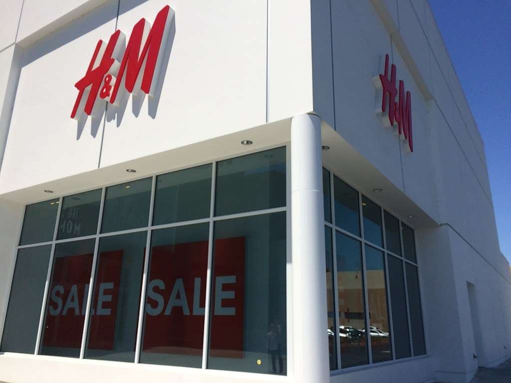 H&M | 2134 Montebello Town Centre Drive Room B12A, Montebello, CA 90640, USA | Phone: (855) 466-7467