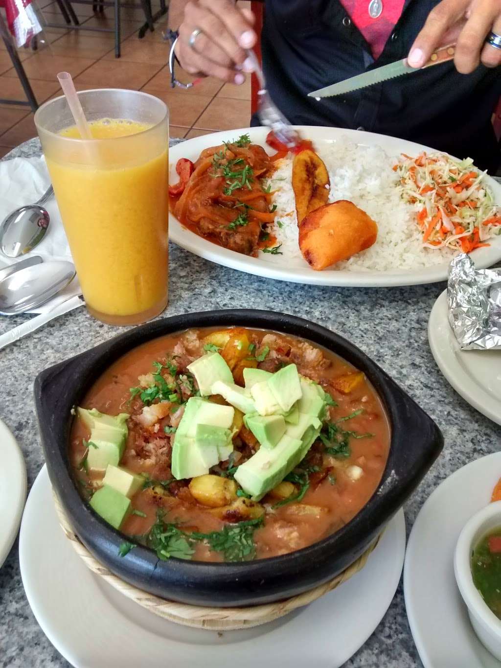 Donde Adela Colombian Restaurant | 1707 W Chapman Ave, Orange, CA 92868, USA | Phone: (714) 940-1701