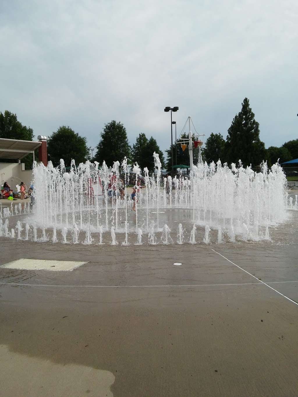 South Germantown Splash Park and Mini Golf | 18056 Central Park Cir, Boyds, MD 20847, USA | Phone: (301) 670-4685