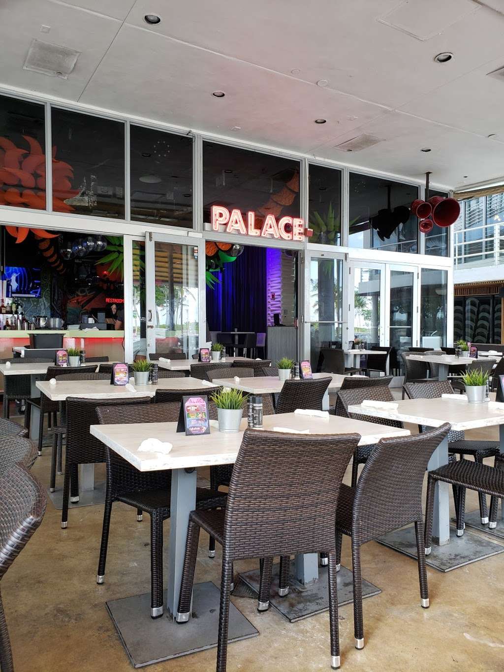 Palace | 1052 Ocean Dr, Miami Beach, FL 33139, USA | Phone: (305) 531-7234