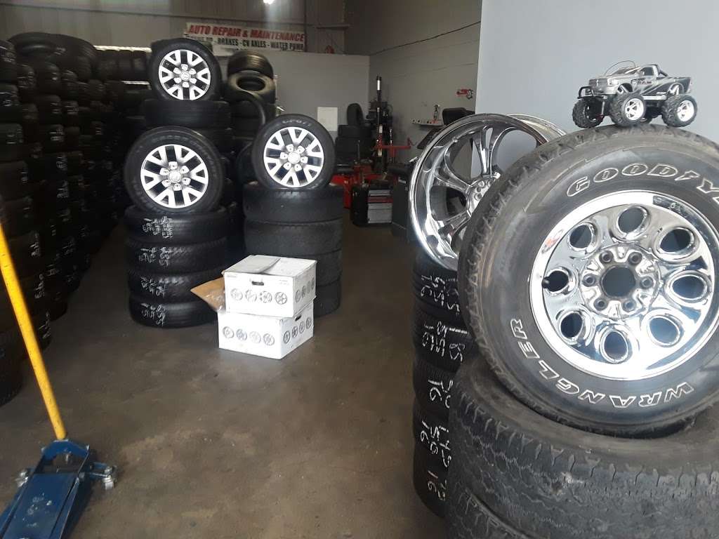 Apple valley tires | 13600 Quinnault Rd, Apple Valley, CA 92308, USA | Phone: (760) 590-5471