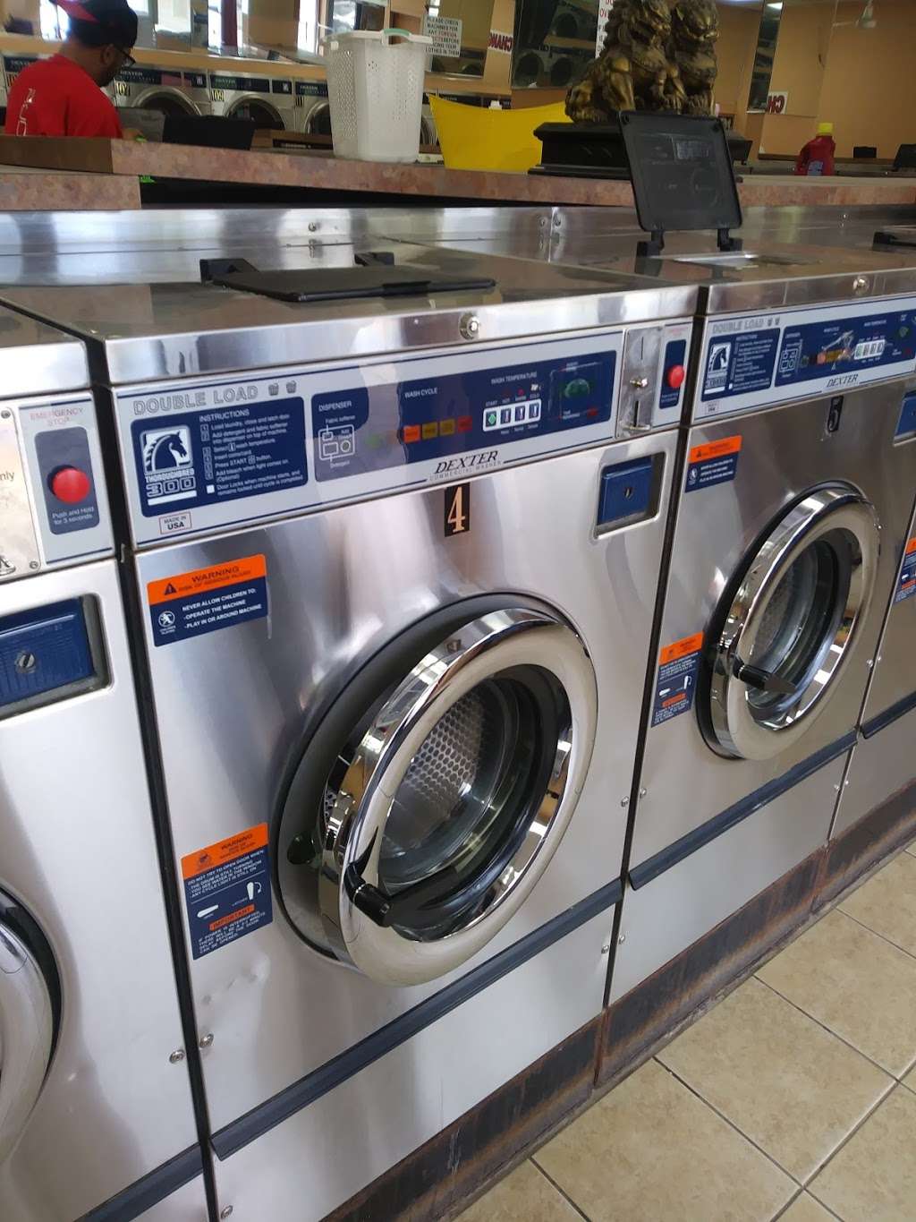 Grand Laundromat | 30 Smallwood Village Center, Waldorf, MD 20602, USA | Phone: (301) 885-0996