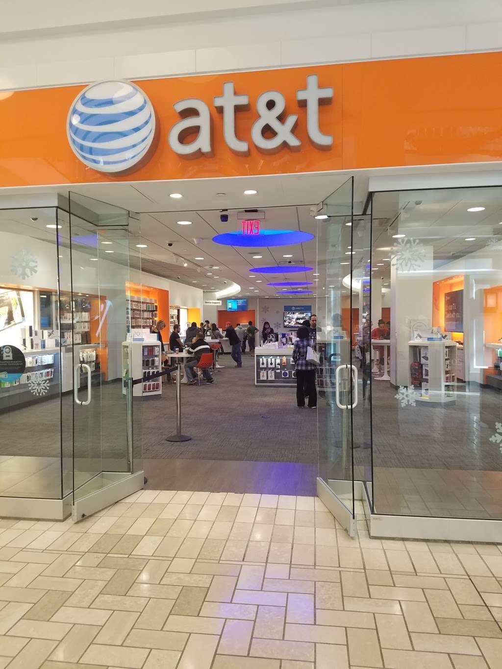 AT&T Store | 8005-L Tysons Corner Center, McLean, VA 22102, USA | Phone: (703) 834-2530