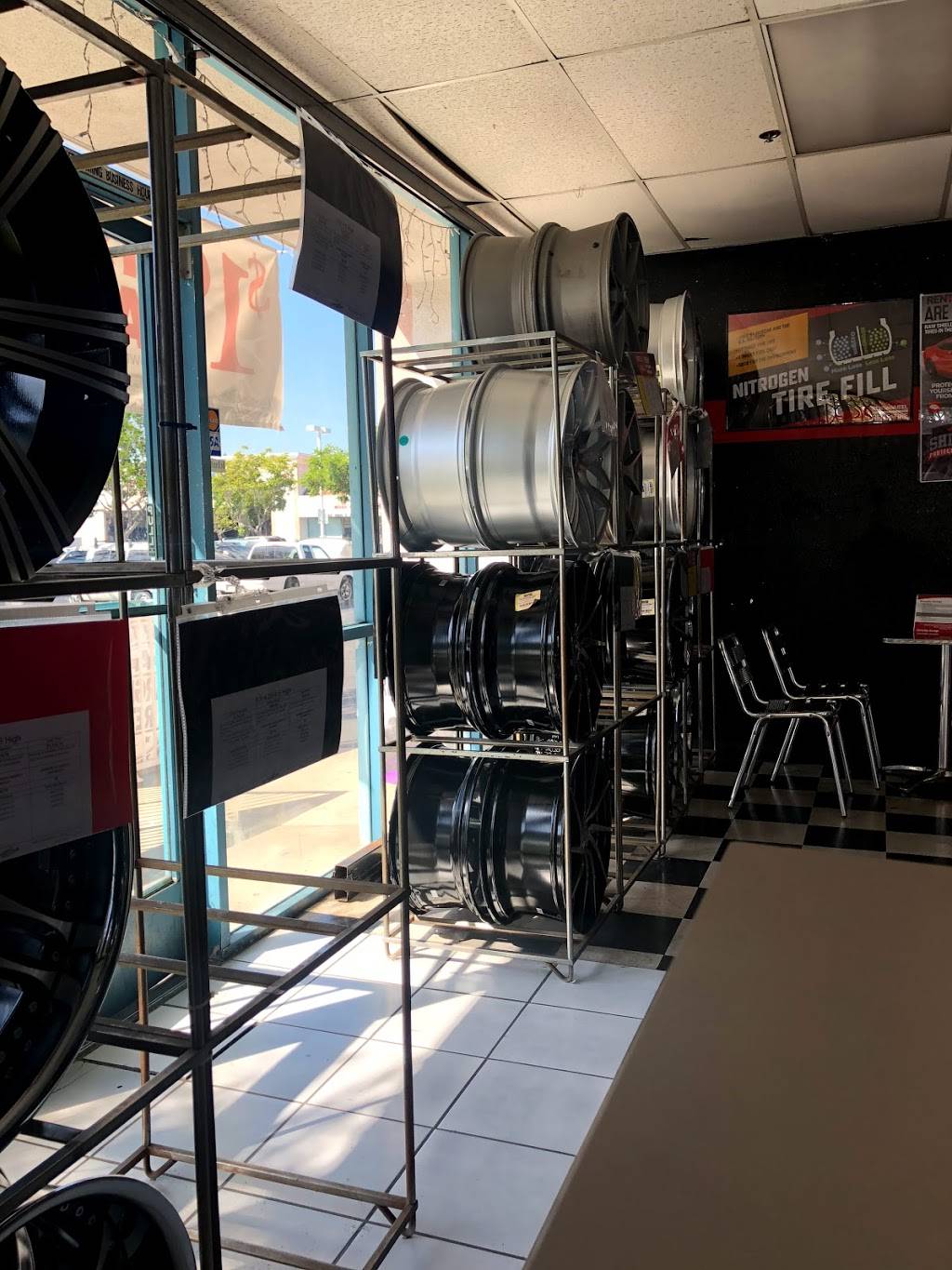 Rent A Wheel Custom Wheels & Tires - Santa Ana, CA | 1000 N Harbor Blvd, Santa Ana, CA 92703, USA | Phone: (714) 554-8486