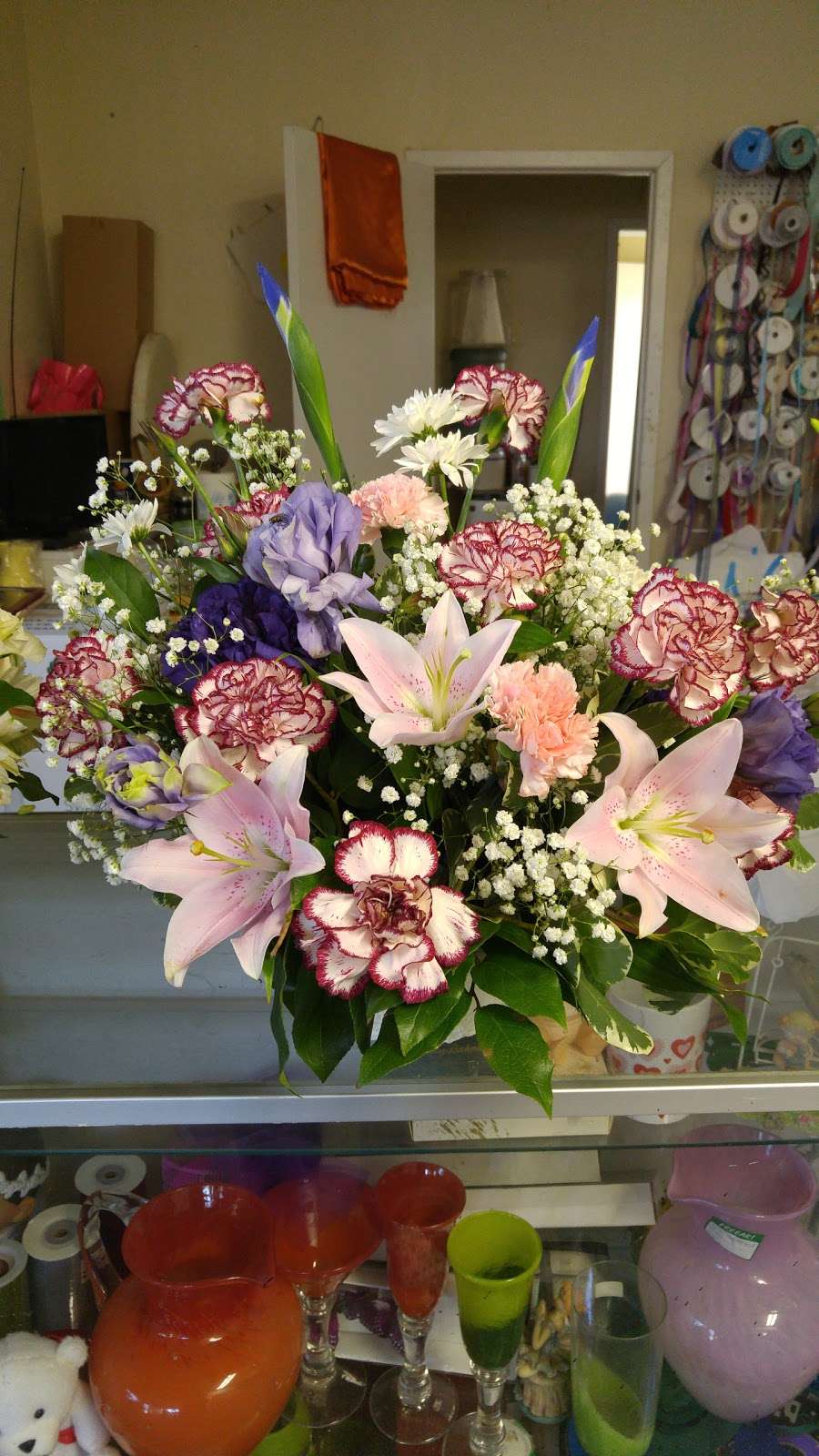 Noras Flowers | 10616 Jurupa Rd, Mira Loma, CA 91752, USA | Phone: (951) 685-3230