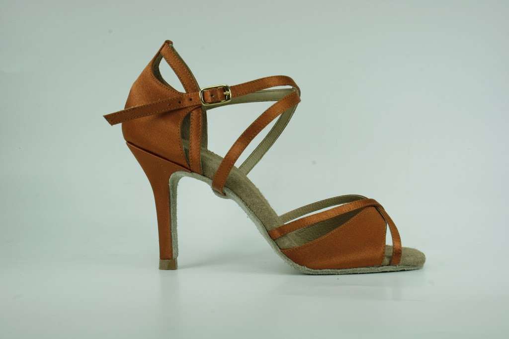Crown Dance Shoes | 1604 W Magnolia Blvd, Burbank, CA 91506, USA | Phone: (818) 955-7704