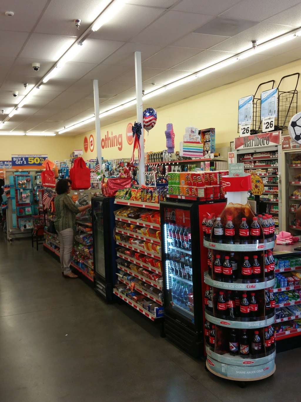 Family Dollar | 1710 Main St, Riverside, CA 92501, USA | Phone: (951) 275-5029