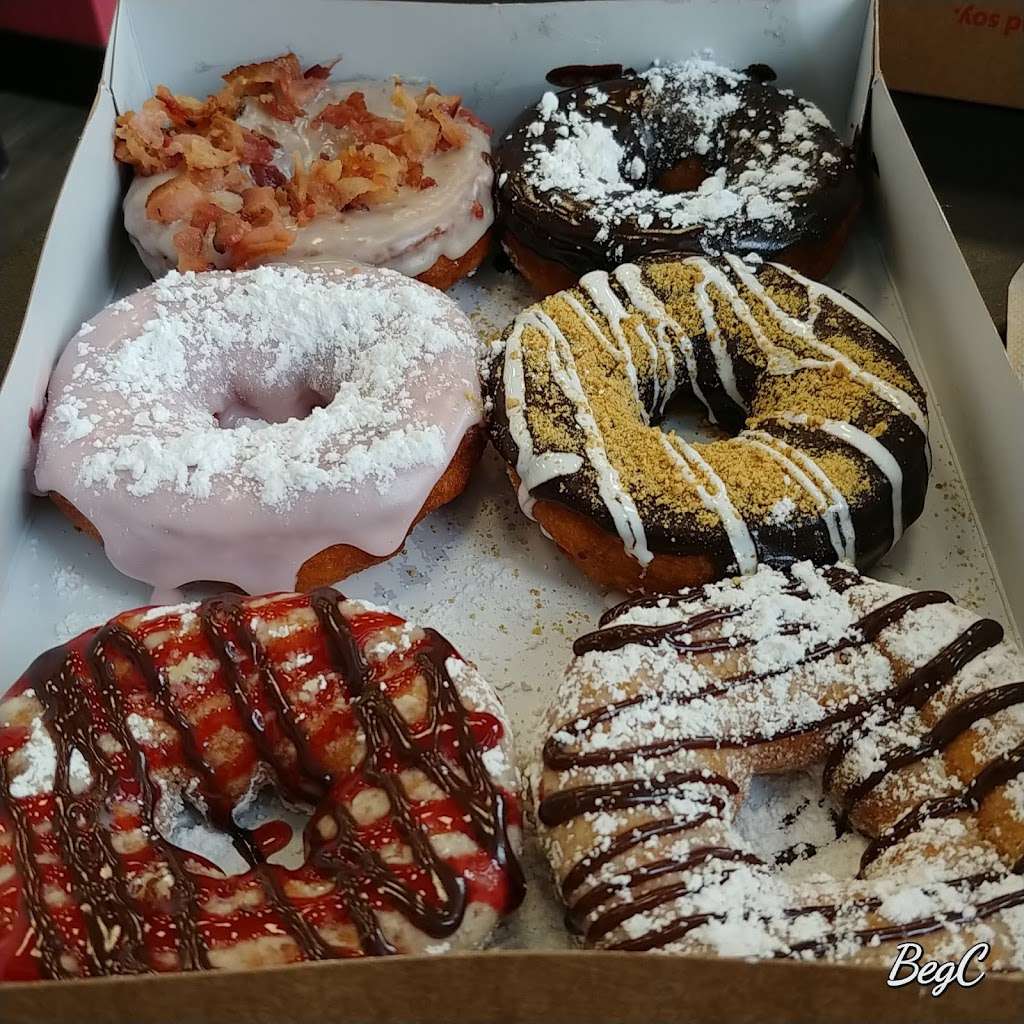 Duck Donuts | 15101 Potomac Town Pl #140, Woodbridge, VA 22191, USA | Phone: (571) 429-7330