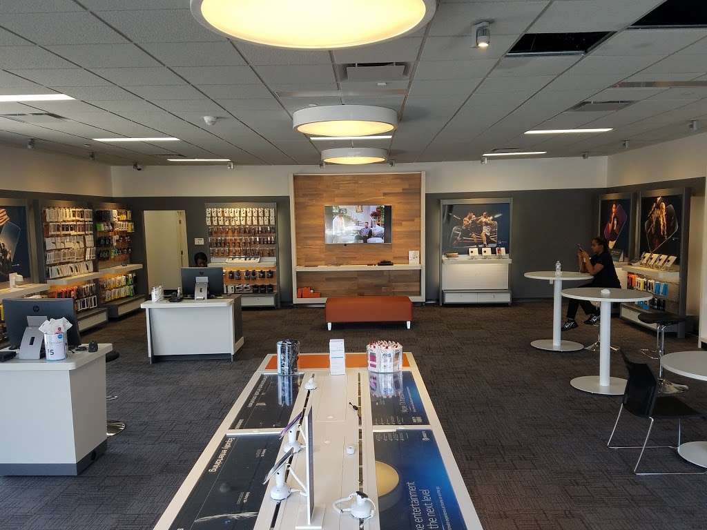 AT&T Store | 12831 Moreno Beach Dr Suite 101, Moreno Valley, CA 92555, USA | Phone: (951) 667-1966