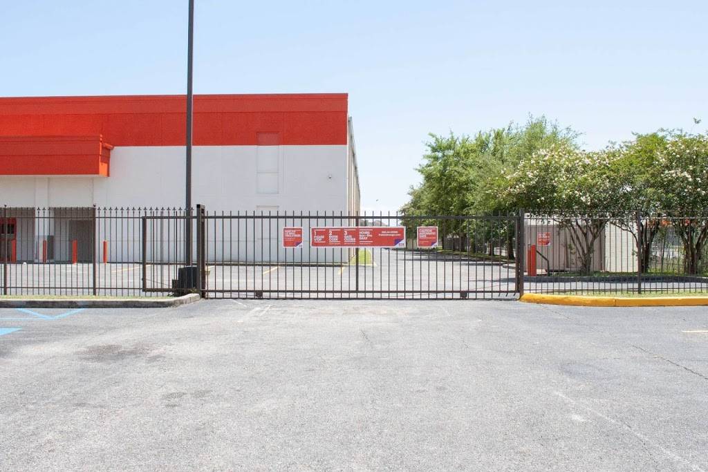 Public Storage | 12320 I-10 Service Rd, New Orleans, LA 70128, USA | Phone: (504) 302-3969