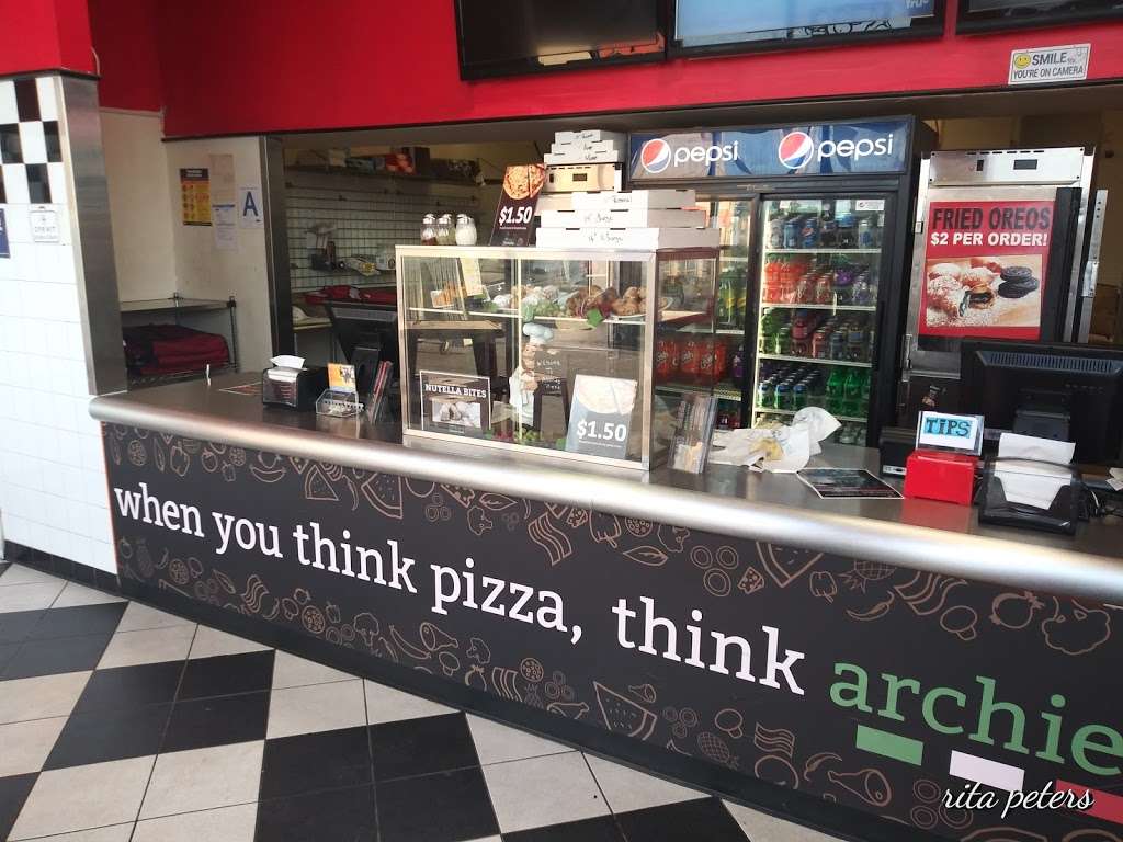 Archie’s Famous Pizza | 2236 Forest Ave, Staten Island, NY 10303, USA | Phone: (718) 727-3737