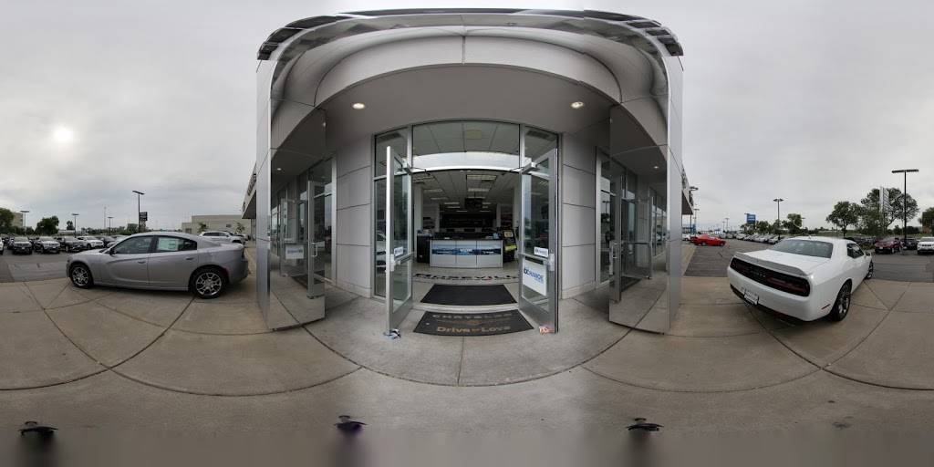 Roseville Chrysler Jeep Dodge RAM | 2805 Long Lake Rd, Roseville, MN 55113, USA | Phone: (651) 633-3500