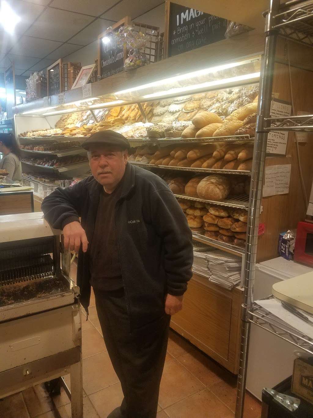 LaSalle Bakery | 5719, 3139 E Tremont Ave, Bronx, NY 10461, USA | Phone: (718) 823-4218