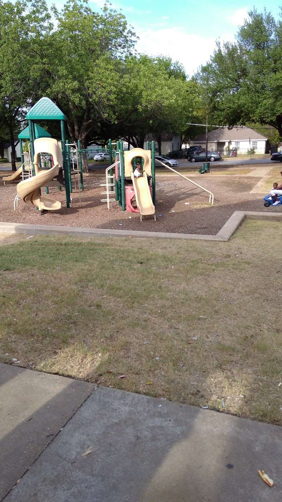 Deerpath Park. | 1800 E Kiest Blvd, Dallas, TX 75216, USA | Phone: (214) 670-4100