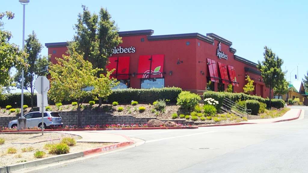 Applebees Grill + Bar | 1369 Fitzgerald Dr, Pinole, CA 94564, USA | Phone: (510) 243-0400