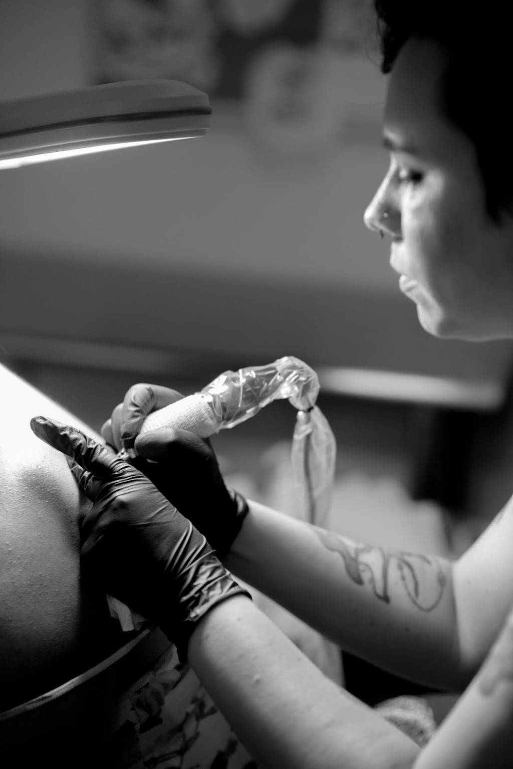 Oak Iris Tattoo | 4330 N Interstate Ave, Portland, OR 97217, USA | Phone: (503) 803-1736