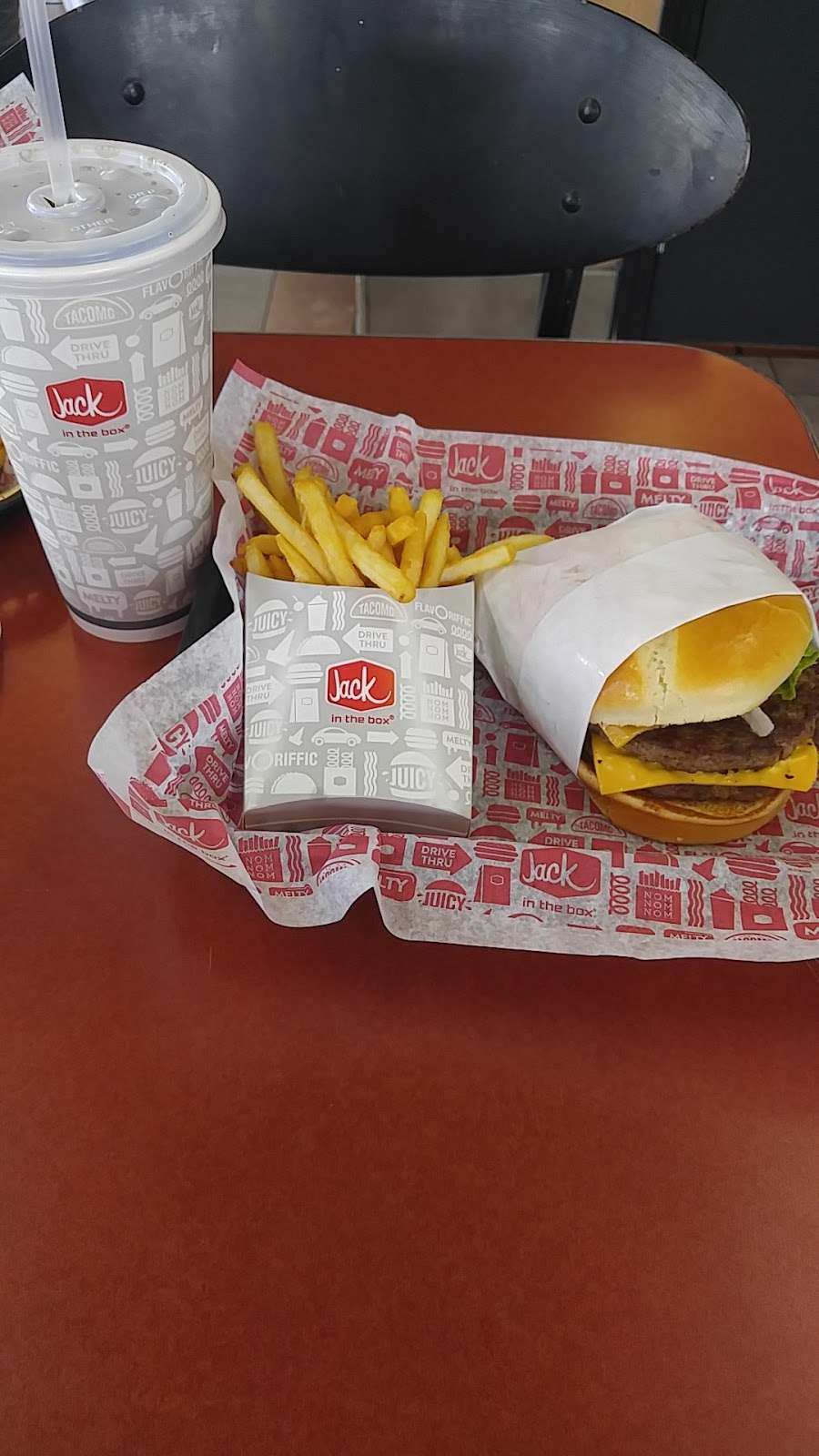 Jack in the Box | 1502 S Main St, Santa Ana, CA 92707, USA | Phone: (714) 543-9433