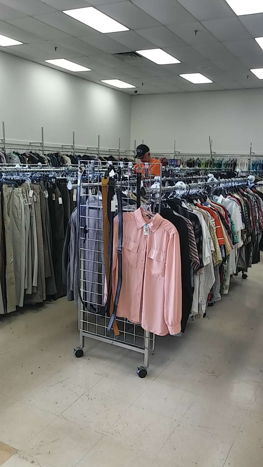 Goodwill Store and Donation Station | 4949 Northwest Loop 410, San Antonio, TX 78229, USA | Phone: (210) 924-8581