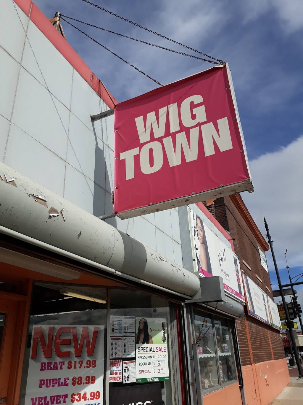 Wig Town | 126 E 47th St, Chicago, IL 60653, USA | Phone: (773) 624-4259