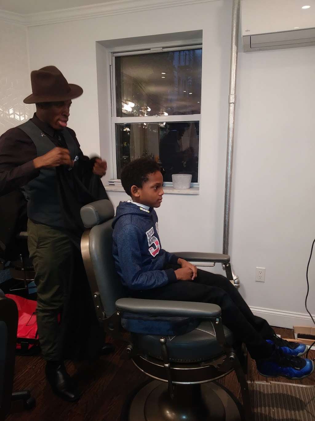 Classic Man Barber Lounge | 443-445 E 9th St, New York, NY 10009, USA | Phone: (646) 484-5416