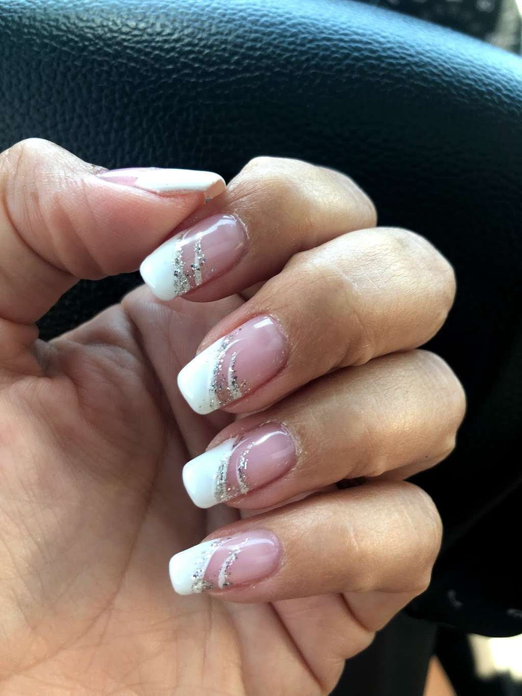 Swan Nails | 231 E Oak St, Watseka, IL 60970, USA | Phone: (815) 432-1716