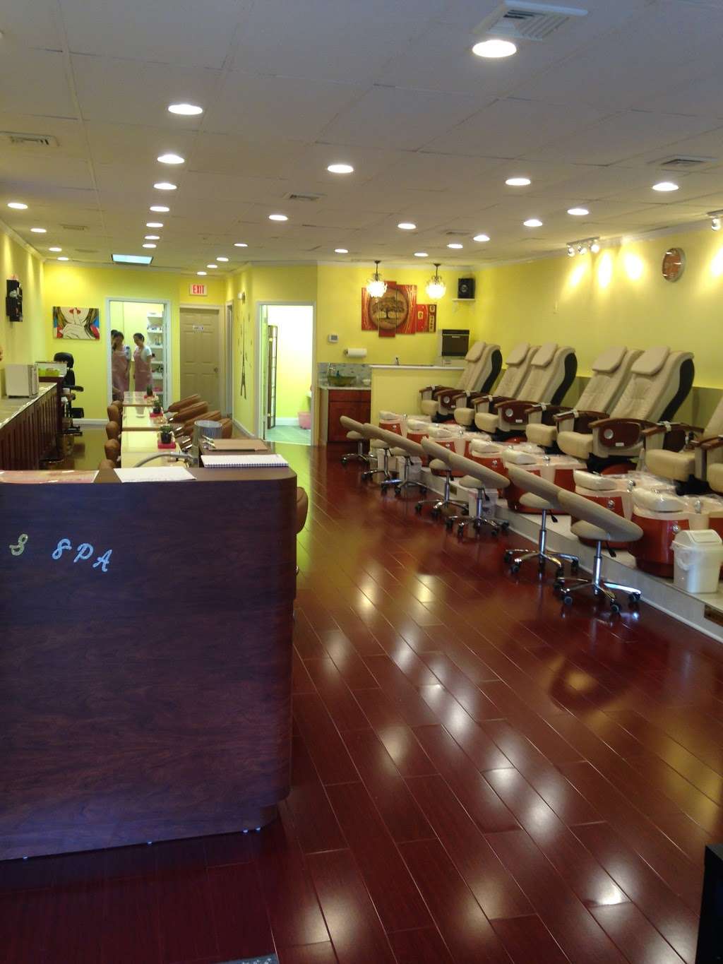 Blue Nail Reflexology Spa | 71 S Main St, Newtown, CT 06470, USA | Phone: (203) 491-2313